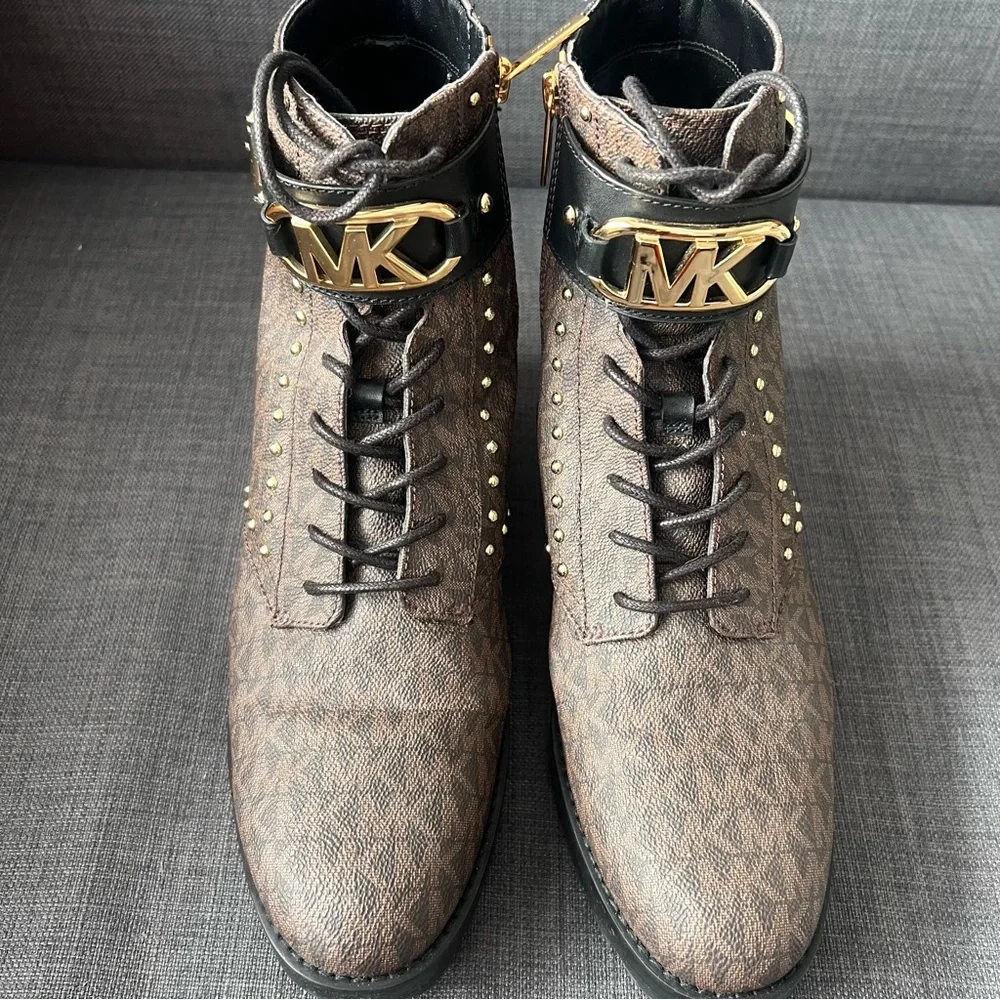 Michael Kors Kincaid women’s size 9M Brown Lace-Up studded combat Boots